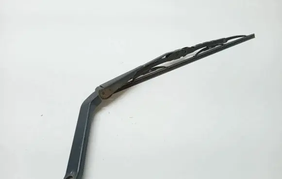 Nissan X-Trail T30 Rear wiper blade arm