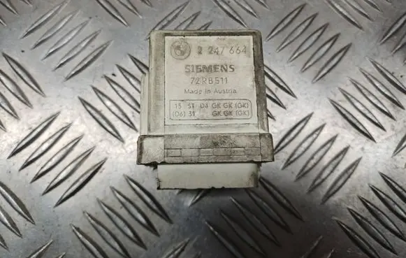 BMW 3 E46 Glow plug pre-heat relay 2247664