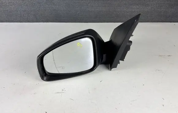 Renault Megane III Front door electric wing mirror 