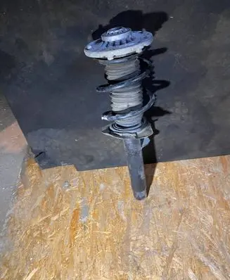 BMW 3 F30 F35 F31 Front shock absorber with coil spring 6873823 18B124CD0135