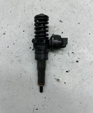 Audi A4 S4 B7 8E 8H Fuel injector 038130073BP 0414720314