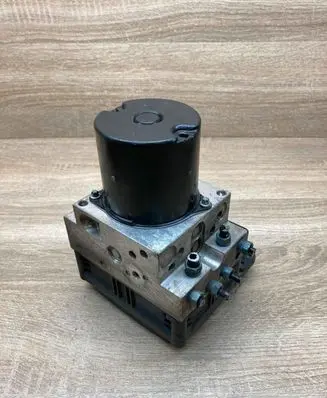 BMW 7 F01 F02 F03 F04 ABS Pump 6795069 6795071
