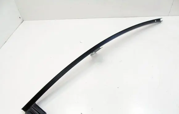 Volkswagen Golf V Sliding door wind deflector 246043