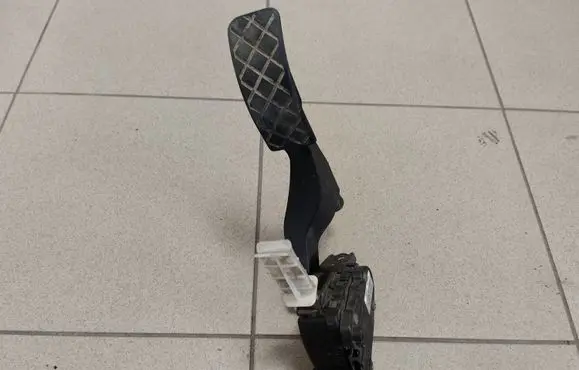 Volkswagen Golf IV Accelerator throttle pedal IJI721503H 6PV00777001 1J1721503H