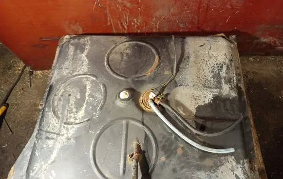 Fuel tank