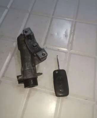 Audi A4 S4 B6 8E 8H Ignition lock 4B0905851C