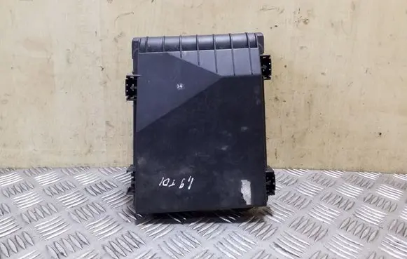 Volkswagen Touran I Fuse box cover 1K0937132D