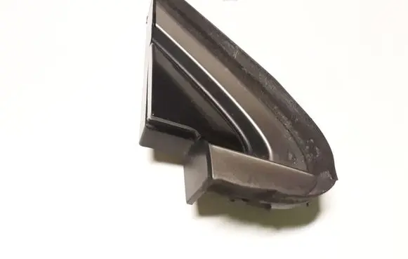 Honda CR-V Front door glass trim molding 212831264
