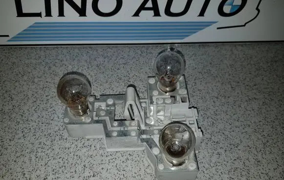 BMW 3 E46 Tail light bulb cover holder 8363761