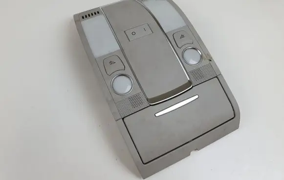 Audi A6 S6 C6 4F Front seat light 4F0947135 4F0951177