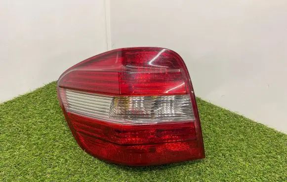 Mercedes-Benz ML W164 Rear/tail lights 404121L 404181L