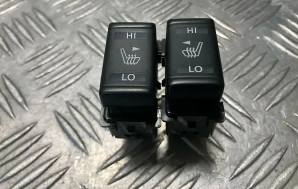 Nissan Juke I F15 Seat heating switch 