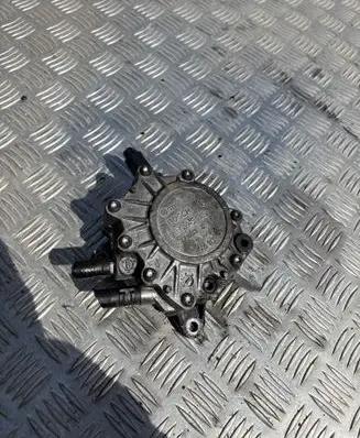 Volkswagen Touran I Vacuum pump 03G145209 271003C1