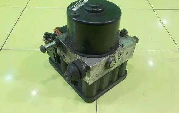 Suzuki Grand Vitara II ABS Pump 06210203914