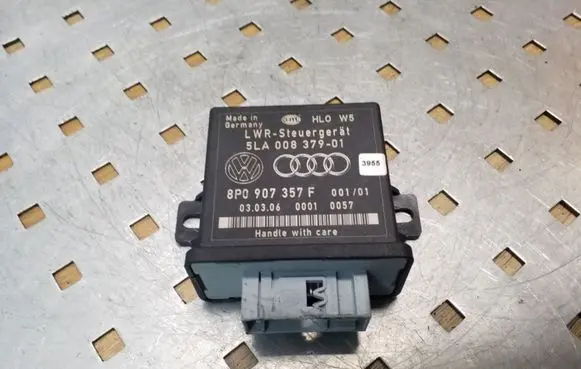 Audi A4 S4 B7 8E 8H Light module LCM 8P0907357F 5LA00837901