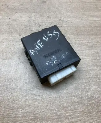 Toyota Avensis T220 Door control unit/module 8974105010 05810700