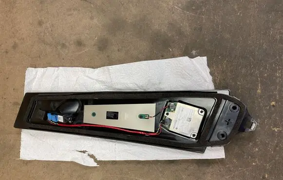 Tesla Model 3 (B) pillar trim (top) 1109253001 CBG21003011140 1089773E