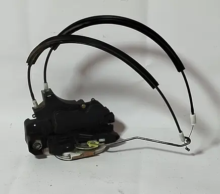 Mitsubishi Colt Front door lock 05207