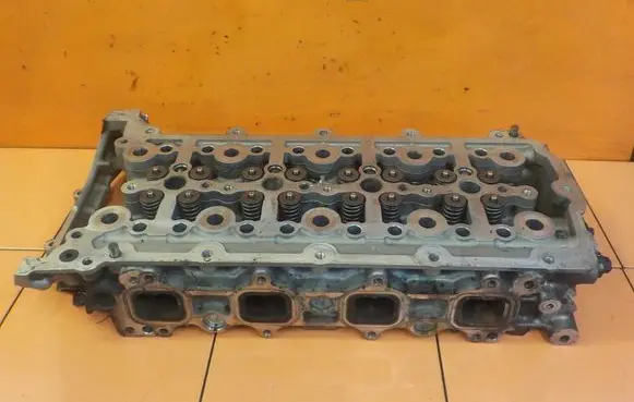 Jaguar XF X250 Engine head PBG4D36090AB 204DTD