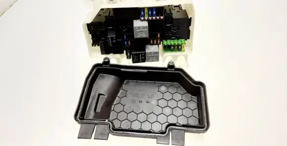 Mercedes-Benz C W205 Fuse box set A2055400182 A0009822923 A0009822723