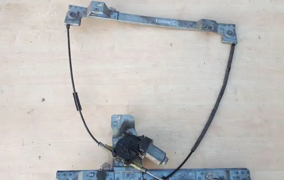 Renault Kangoo II Front door window regulator with motor 807209565R 402086