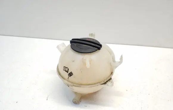 Volkswagen PASSAT B7 USA Coolant expansion tank/reservoir 5C0121407A