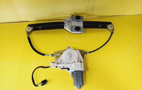 Audi A6 S6 C6 4F Rear door window regulator with motor 8K0959812B