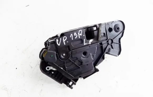 Volkswagen Up Front door lock 