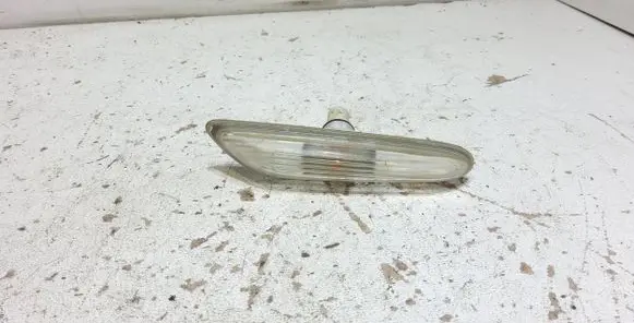 BMW 5 E60 E61 Front fender indicator light