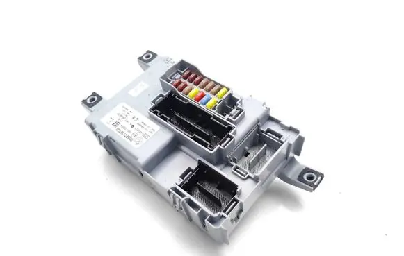Opel Combo D Fuse module 00520158930 28468797
