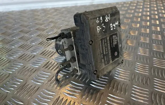 Audi A3 S3 8L ABS Pump 1J0907379Q 5WK8477 MMS9G27D30