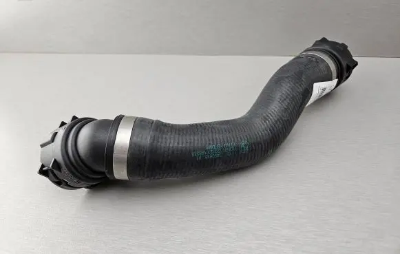 BMW X3 E83 Engine coolant pipe/hose 3450645 17123450645
