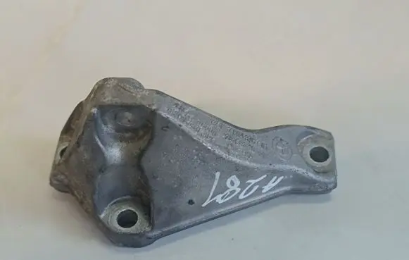 BMW X3 E83 Fuel pump bracket 13517804376 7804376 24168110