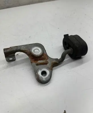 Mercedes-Benz CLS C218 AMG Muffler mount bracket/holder A2124923041