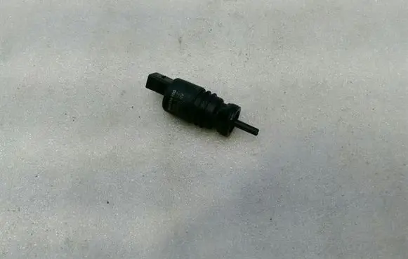 Porsche 911 997 Windscreen/windshield washer pump 45329