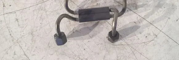 Fuel injector supply line/pipe