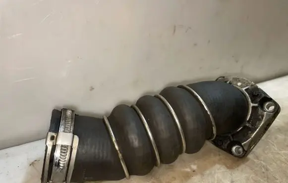 Intercooler hose/pipe