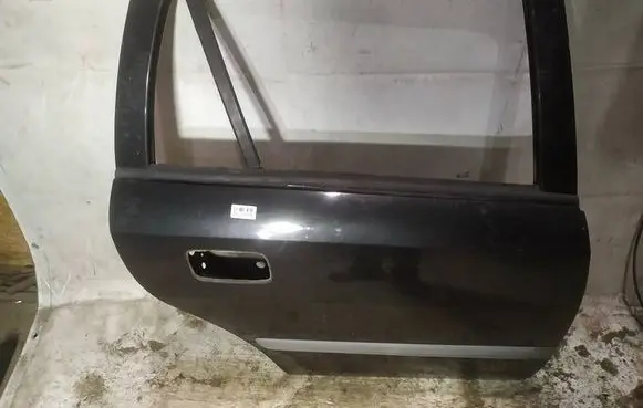 Opel Astra G Rear door juodos