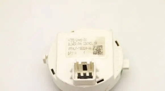 Mazda 6 Heater blower motor/fan resistor H7651GHR500