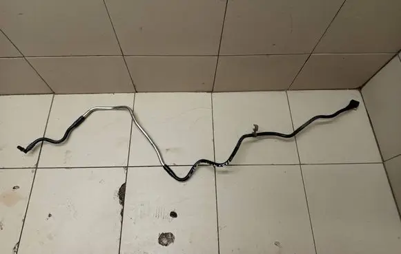 Ford Galaxy Fuel line pipe 5G9N9L272AB
