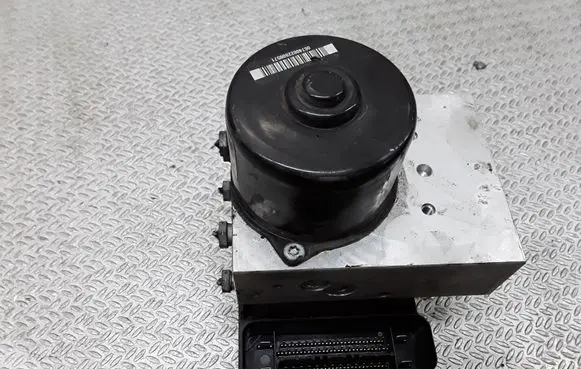 Mercedes-Benz C W203 ABS Pump 0355458132 00009553E0