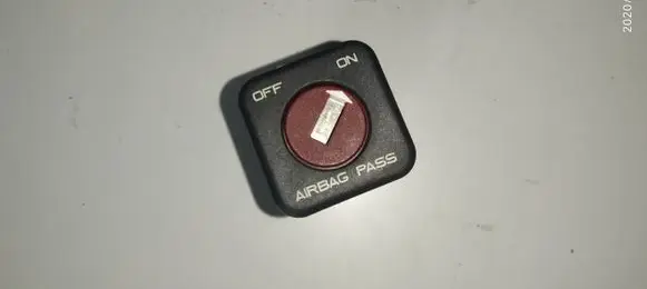 Citroen C5 Passenger airbag on/off switch 