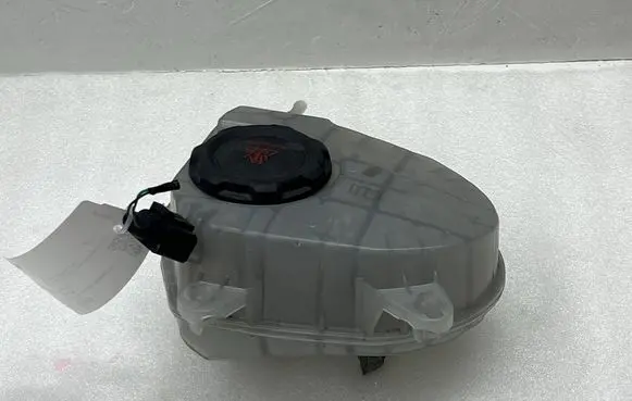 Audi A3 8Y Coolant expansion tank/reservoir 5WA121407G