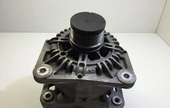 Nissan Qashqai Generator/alternator TG11C034
