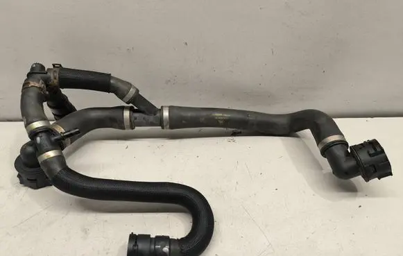 Land Rover Evoque I Engine coolant pipe/hose GJ328260AA