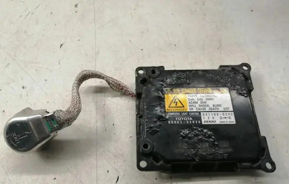 Toyota Auris 150 Xenon control unit/module 8596752020 0311000293