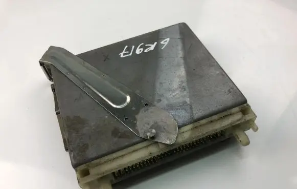 Volvo S70 V70 V70 XC Engine control unit/module ECU P09183992 0281001801