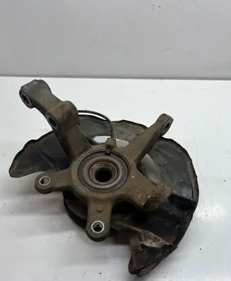 Mercedes-Benz A W169 Front wheel hub 690330