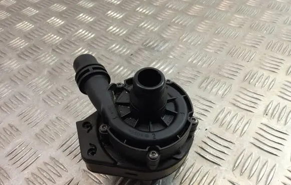 BMW X3 G01 Electric auxiliary coolant/water pump 8663248