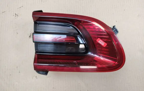 Porsche Macan (95B) Tailgate rear/tail lights 01150001 95B945093F